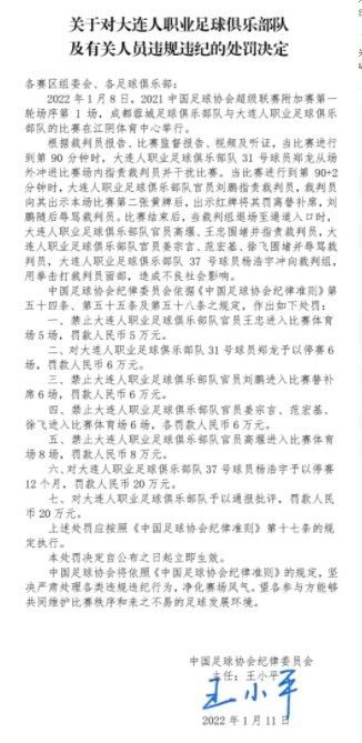 而影片中那狭小逼仄的暗淡街巷也令影片中的动作戏加倍出色刺激。